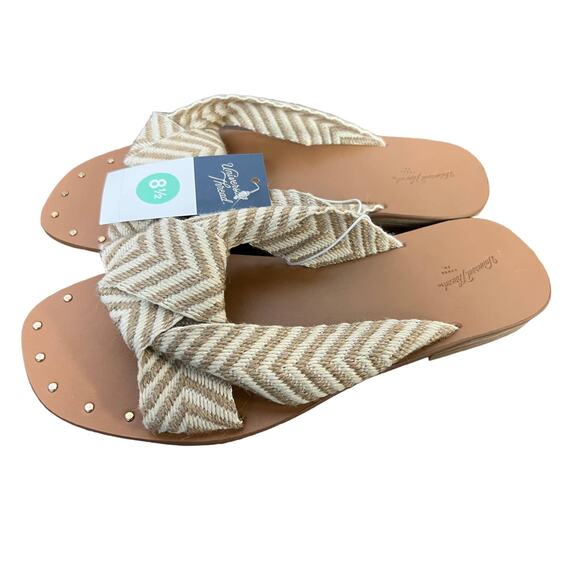 NWT Universal Thread Tan Louise Chevron Print Knotted Slide Sandals - Size 8.5 - Picture 1 of 3